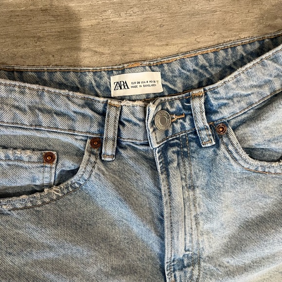 Zara Lightwash High Waisted Jean Shorts Sz 4 - Picture 2 of 5